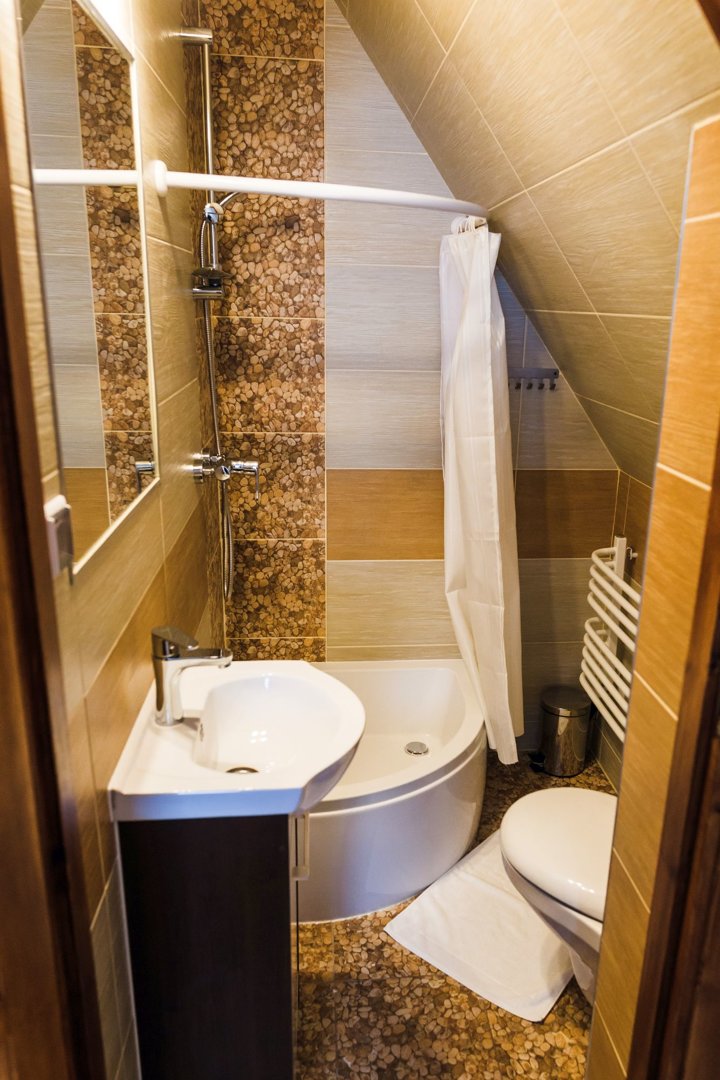 Standard 3-person room with bathroom