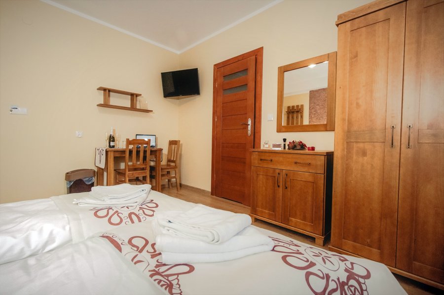 Comfortable double room with private bathroom